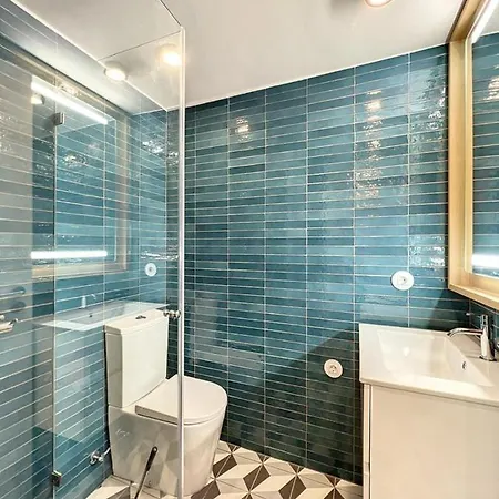 Murailles & Jacuzzi Villa