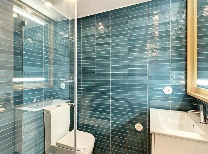 Murailles & Jacuzzi Villa