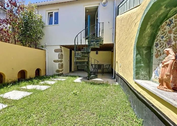 Murailles & Jacuzzi Villa Caminha